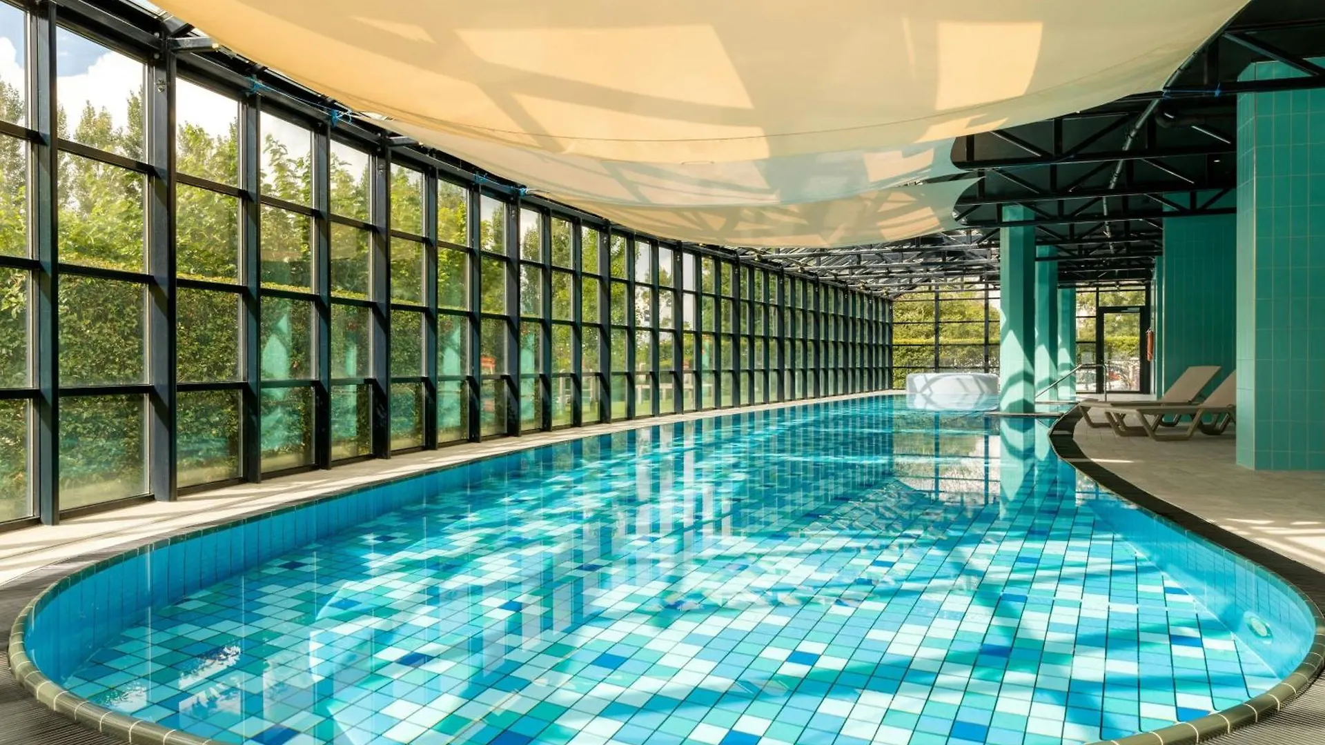 Corendon Amsterdam Schiphol Airport, A Tribute Portfolio Hotel Badhoevedorp