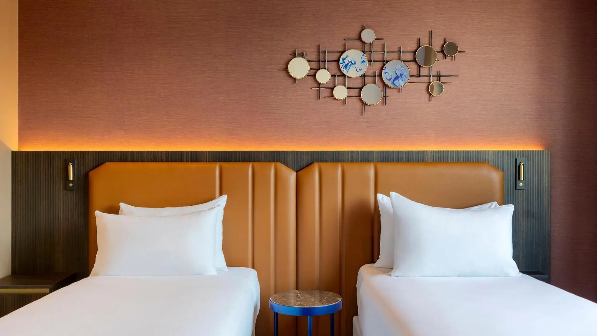 Corendon Amsterdam Schiphol Airport, A Tribute Portfolio Hotel Badhoevedorp 4*,  Niederlande