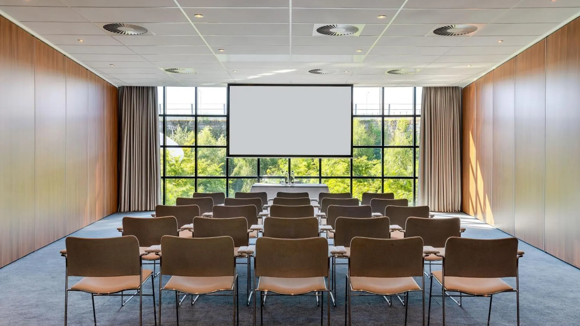 ****  Corendon Amsterdam Schiphol Airport, A Tribute Portfolio Hotel Badhoevedorp Niederlande